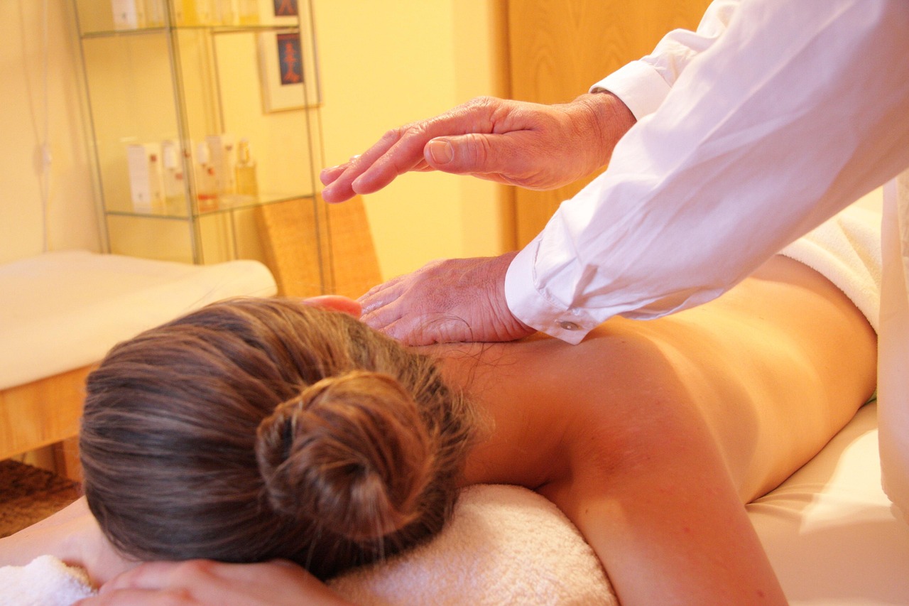 Full body to body massage by female in chennai | chennai spa